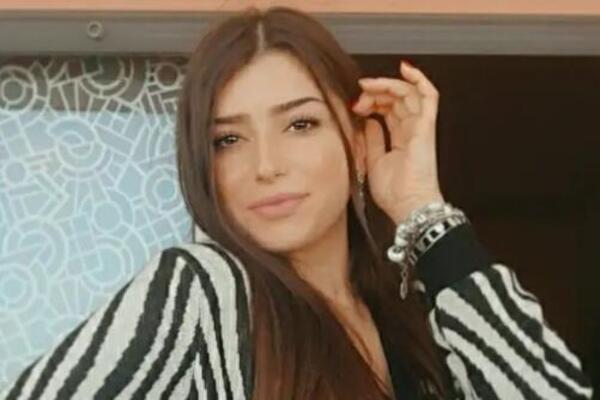 UPALA U OKNO LIFTA SA OGROMNE VISINE, NESREĆNI OTAC PRONAŠAO NJENO TELO! Ono što je objavila na DAN SMRTI... (FOTO)