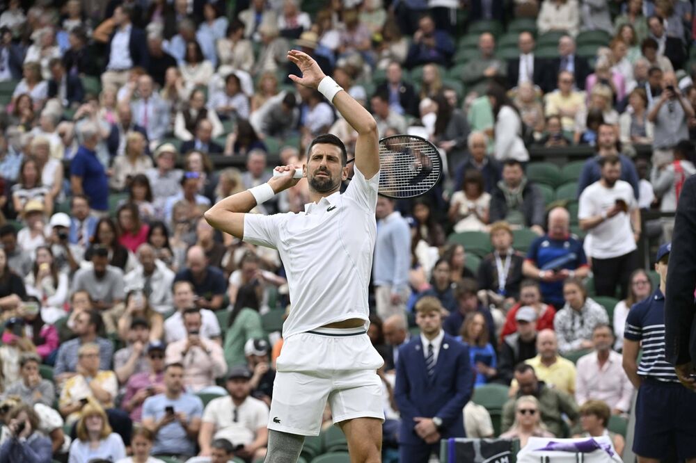 Novak Đoković posle pobede nad Vitom Koprivom na Vimbldonu