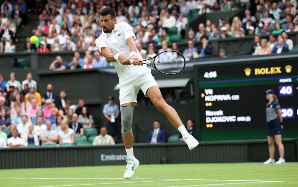 Đoković sa steznikom na nozi