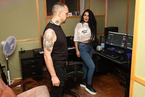 SASTAJU SE NOĆU, SLUŠAJU PESME I TAJE OVO: Uhvaćeni Zoran Marjanović i Indi, čekaju pravi trenutak za ovo?