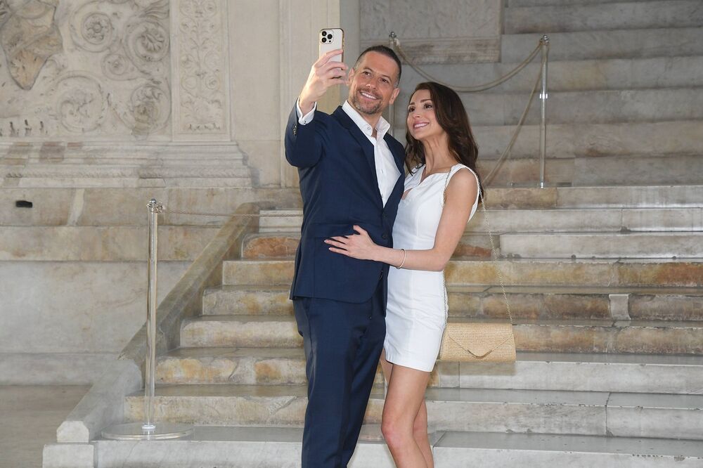 Zahteva da joj plati alimentaciju