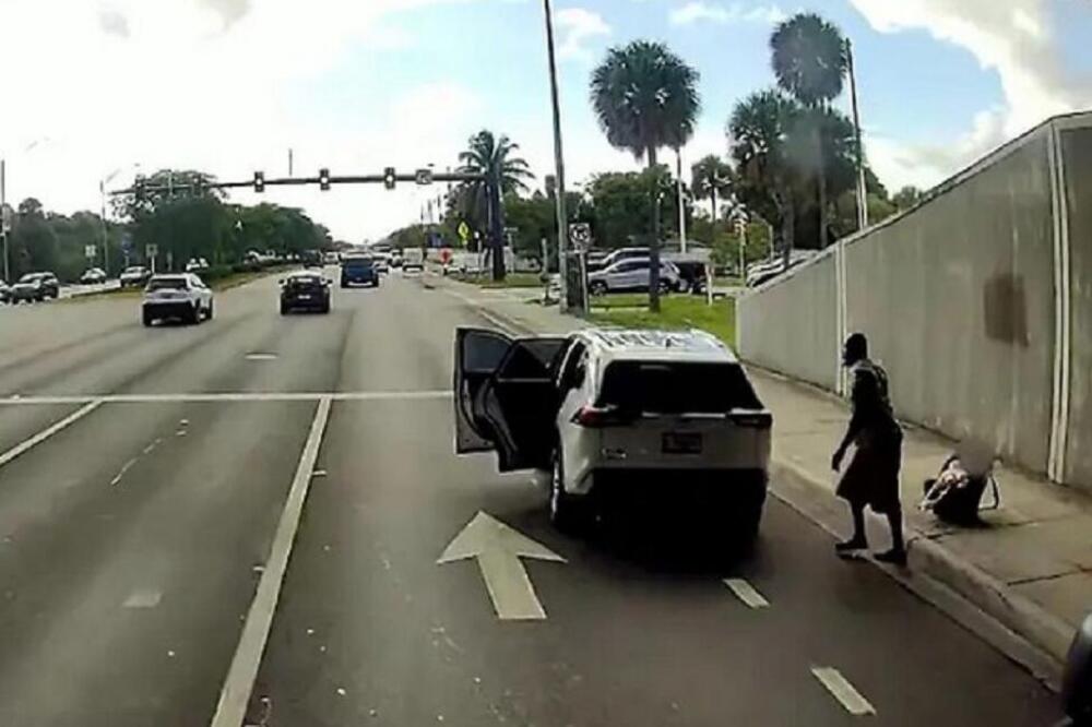 Prvo je ukrao terenca, pa primetio bebu na zadnjem sedištu: Budi Bog s nama šta je ovaj čovek uradio sa detetom