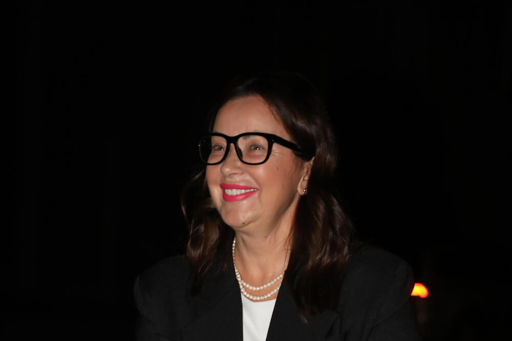 Bože, koliko je ova žena lepa: Prirodno izdanje voditeljke ostavlja bez daha, pojavile se njene fotke sa odmora