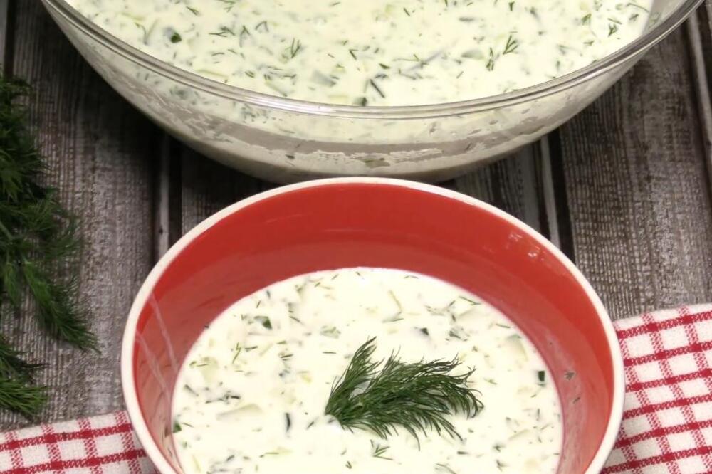 Balkanska supa sa krastavcem je sve što vam treba ovog leta: Domaćice se uveliko otimaju za recept - nema boljeg!