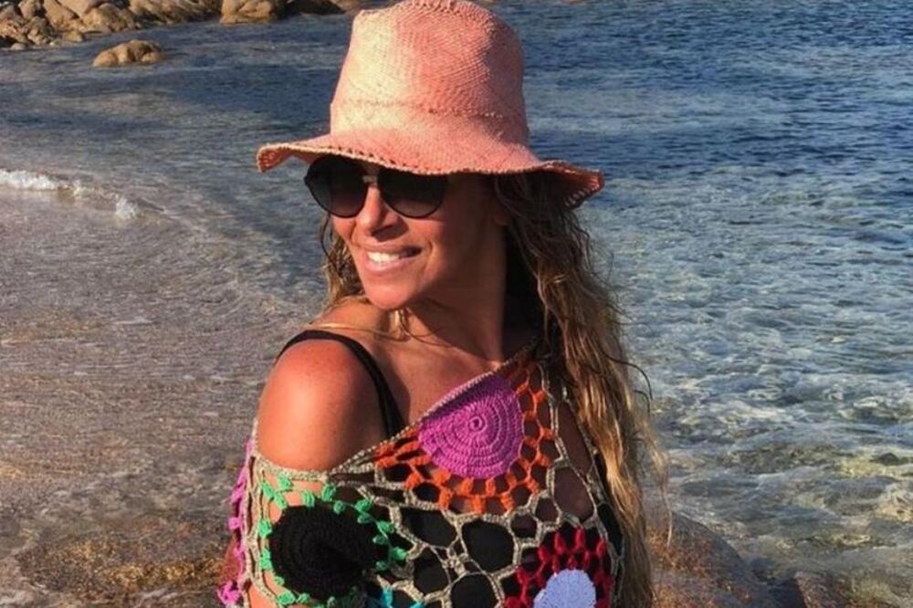 SKINULA SE ARIANA MIHAJLOVIĆ: U minijaturnom bikiniju pokazala zanosnu figuru u šestoj deceniji, brutalno dobra