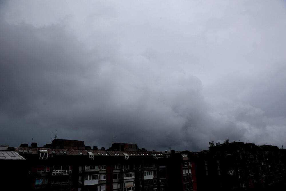 Evropski meteorologi izdali dramatično opozorilo za Balkan: Prihajajo supercelične nevihte in nevarnost tornada