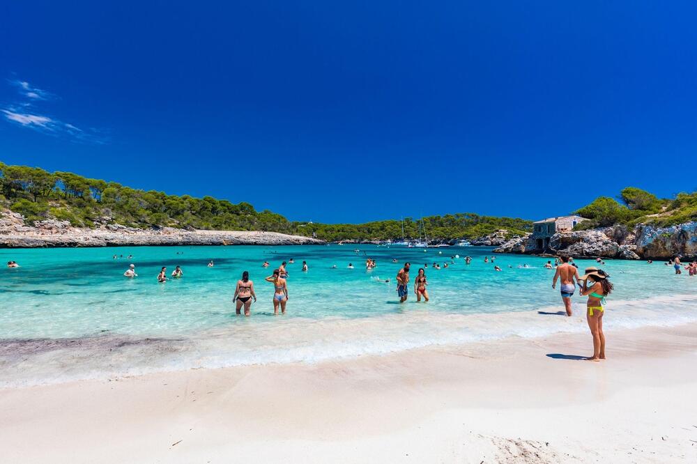 Horor na poznatom letovalištu: Devojčica (11) pala sa sedmog sprata, nije joj bilo spasa