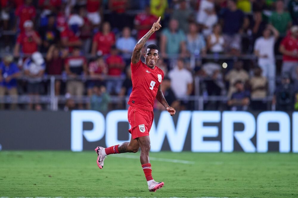 David Gerero slavi gol koji je postigao protiv Bolivije na Kopa Amerika