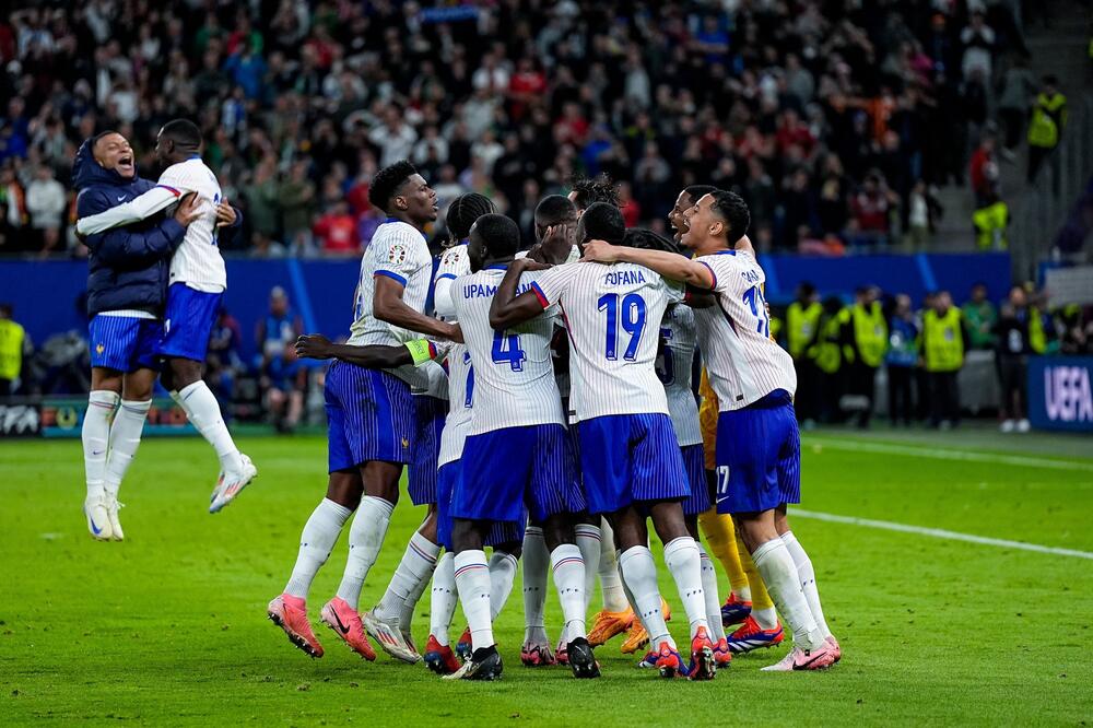 FRANCUSKA U POLUFINALU EVROPSKOG PRVENSTVA: Portugalci imaju za čime da žale, Feliks TRAGIČAR