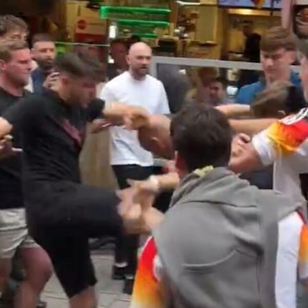 TUČA NAVIJAČA ENGLESKE I NEMAČKE! Ostrvljani provocirali "pancere" posle ispadanja (VIDEO)