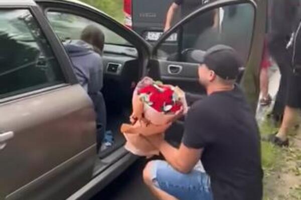 OVO JE NAJGORA PROSIDBA KOJU STE IKADA VIDELI: Devojka jecala u suzama, nije mogla da dođe sebi od straha