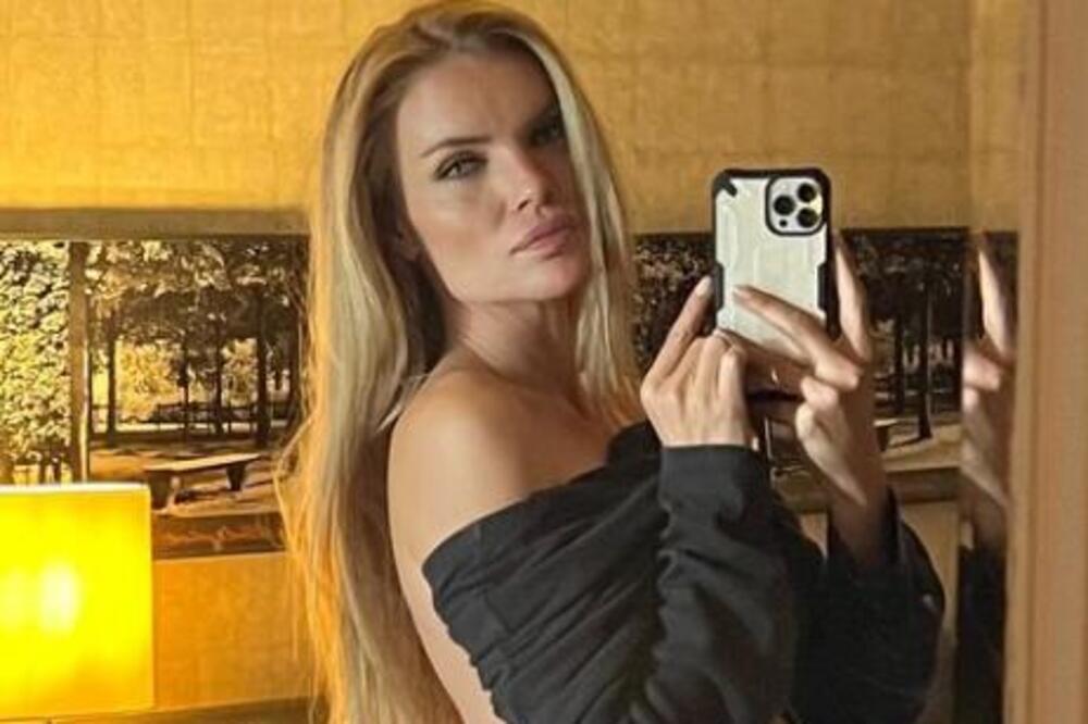 PRIČA SE DA OVOJ LEPOTICI NIJE ODOLEO NI ČUVENI FUDBALER: Viđena u njegovom naručju, pa izbačena iz njegove sobe