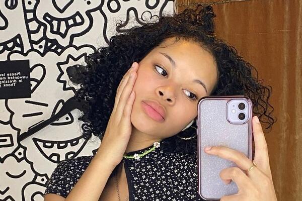 OVO JE ĆERKA GLUMCA ZA KOJU SE TVRDI DA JE SEBI ODUZELA ŽIVOT: Roditelji sumnjaju u ove informacije