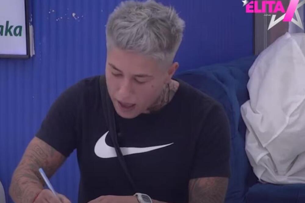 Skroz u crnom, a pored nje ova žena: Prva slika Matore nakon smrti majke, prizor će vas razoriti