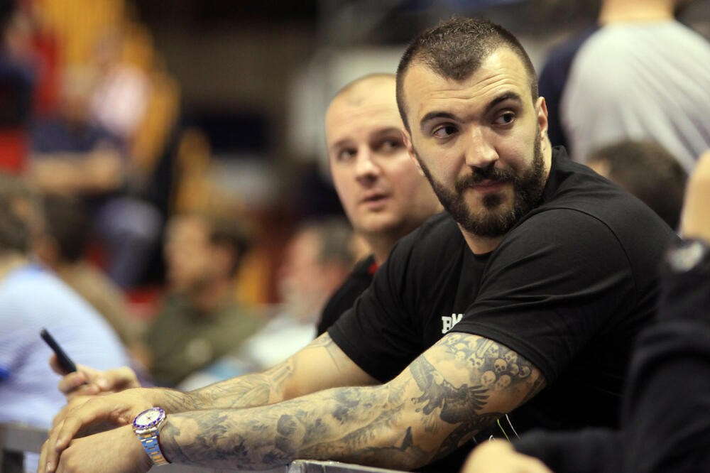 Progovorile Nikoline komšije i otkrile sve što želi da sakrije: Nakon zahteva za razvod, on i njegova devojka...