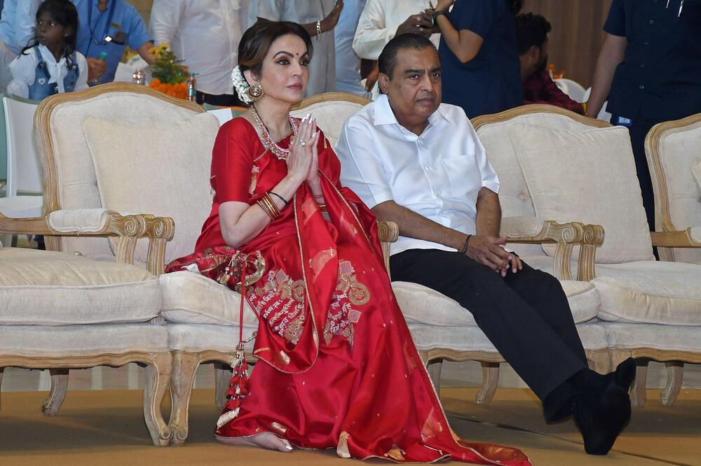 Ovako je siromašna učiteljica postala jedna od najbogatijih žena na svetu: Plesom očarala budućeg svekra, pa...