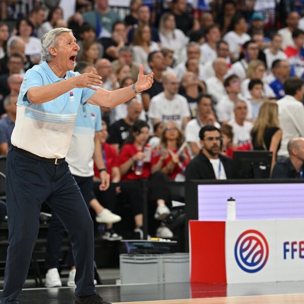 Pakao za Svetislava Pešića i Srbiju (Foto)