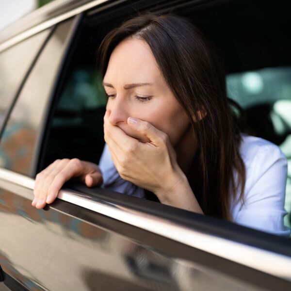 Kad pozajmite svoj auto i neko napravi prekršaj, evo kome tačno ide kazna: Vozači u Srbiji se jako iznenade