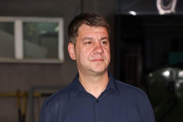 Da li je moguće da zgrće ovolike pare? Isplivalo koliki honorar ima Ivan Marinković, od cifre staje pamet