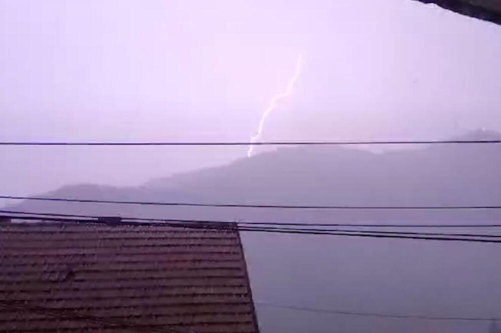 Nevreme "ulazi" u Srbiju danas u 10h, a evo u koliko sati nećete moći da mrdnete od oluje: Stižu velike nepogode!