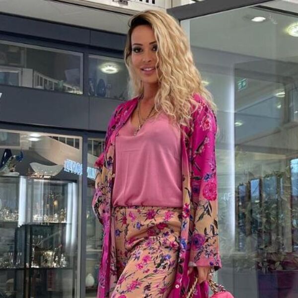 Žena Ralfa Šumahera koji je priznao da je homoseksualac dere pare na erotskoj platformi: Zarađuje brda radeći ovo