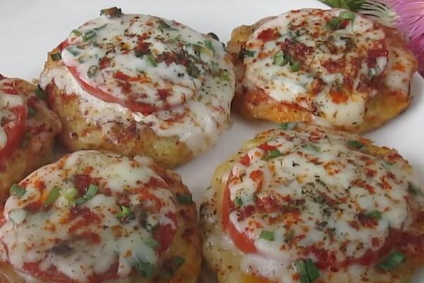 Recept za letnje pica-pogačice sa tajnim sastojkom umesto testa: Gotove su za 15 minuta, ukus im je neponovoljiv