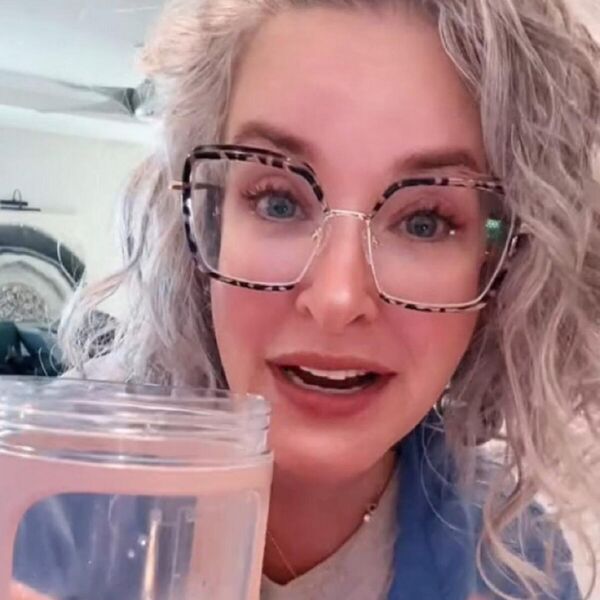 INTERNET JE POLUDEO ZA OVIM NAPITKOM: Kažu da skida 1 kilogram preko noći, žena ga pila 2 nedelje, da ne poverujete