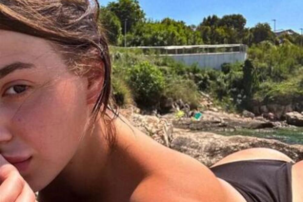 Una Čolić u bratelicama pokazala koliko voli skupo: Selfiji pljušte, a tata je ovoliko potrošio na letovanje (FOTO)