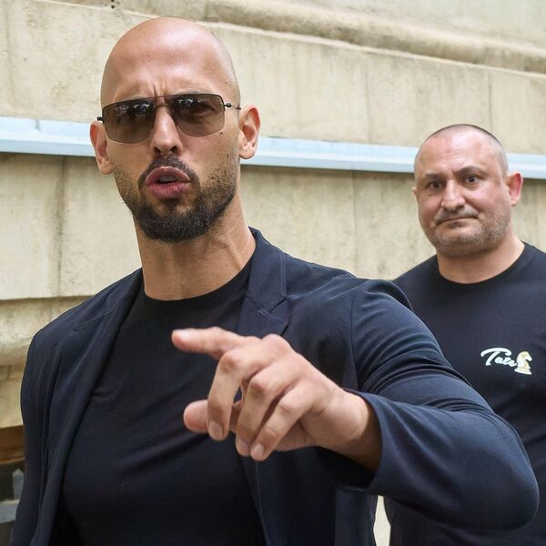 Endru Tejt popio tužbu od bivše devojke: "Ti si moje vlasništvo, ne vrediš ako te ne prebijem i napravim ti dete"