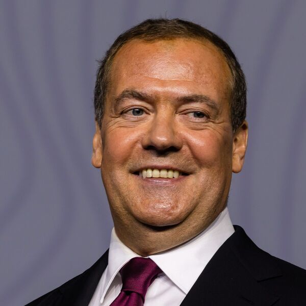 "URAĐENI PAJAC MOŽE JOŠ MALO DA OTPLEŠE" Medvedev vratio Zelenskog na fabričko podešavanje - "ZELENA GNJIDA JE..."