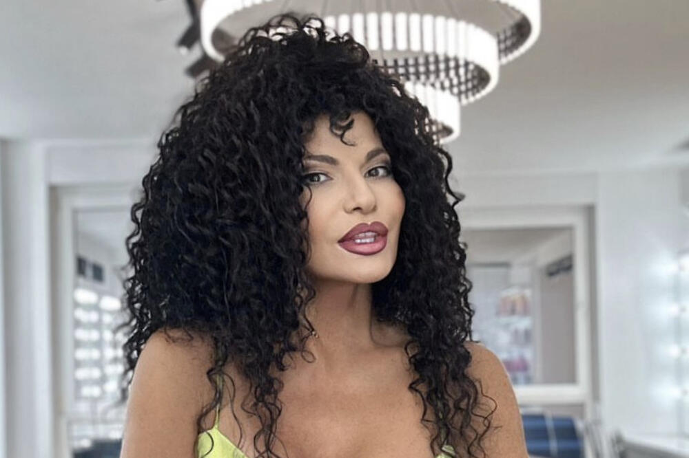 NAJVRELIJA CRNKA SLUČAJNO UGASILA FILTERE! Evo kako izgleda Lidija Vukićević, lice u prvom planu, korigovala je...