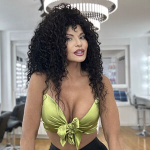 NAJVRELIJA CRNKA SLUČAJNO UGASILA FILTERE! Evo kako izgleda Lidija Vukićević, lice u prvom planu, korigovala je...