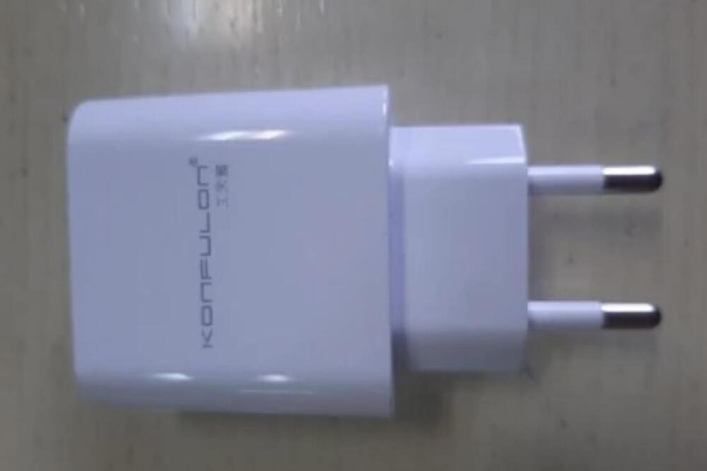 Ni slučajno nemojte ovde da punite telefon! Stručnjaci savetuju Srbe kako da se zaštite - pazite ili ode cela plata