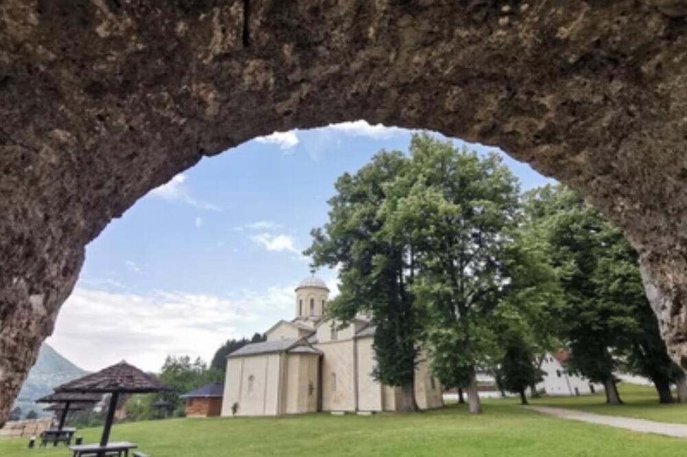 Cene smeštaja u ovoj banji manje od 20 evra! Ovde se nalazi prelepi manastir, a evo po čemu je još poznata