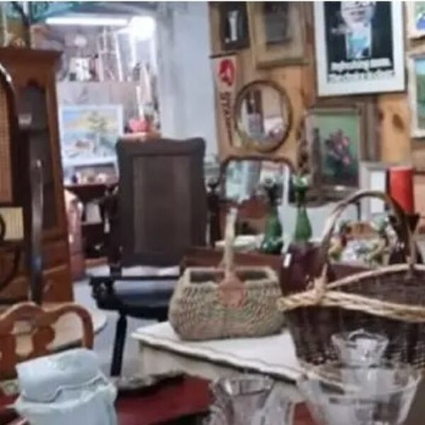 Dođite da prodate odeću svoje pokojne bake ili majke: Šok natpis u ovoj prodavnici sledio ljude, šta rade to?