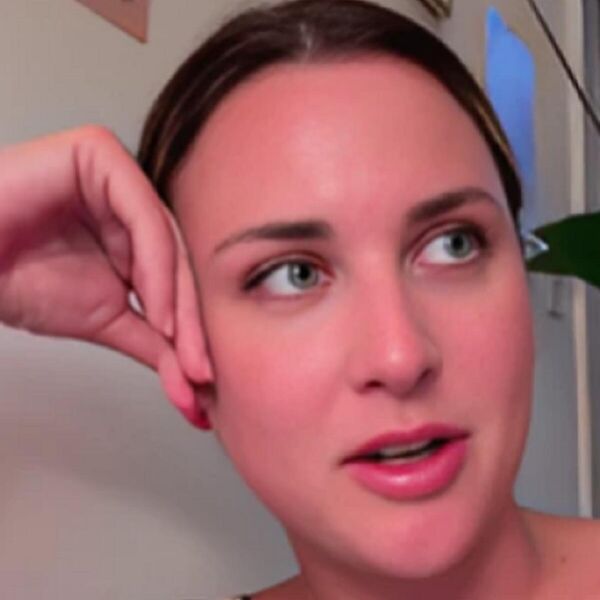 MIA JE ISPROBALA VIRALNU METODU ZA UPOZNAVANJE FRAJERA: Singl devojke hrle za istom, otkriveno da li uspeva