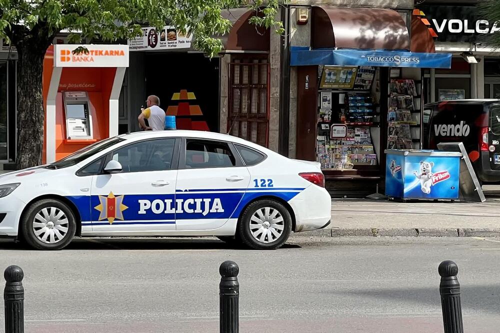 Horor na Cetinju: Drugarima iz škole pretio vatrenim oružjem preko Viber grupe!