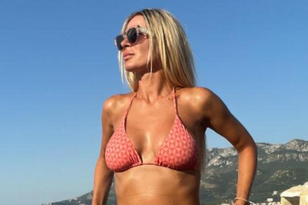 Fatalna plavuša pokazala kako izgleda bez trunke šminke: Ima 47 godina i bez ustručavanja pokazala pravo lice