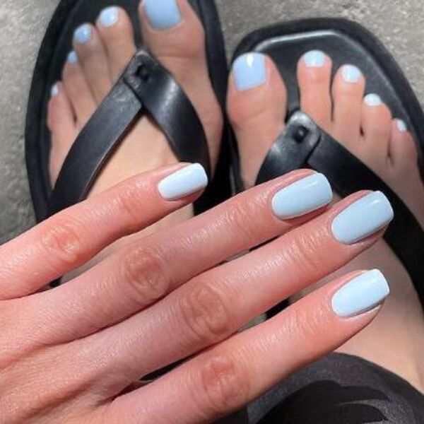 Fotografija koja se širi internetom, zaludela je ceo svet: Niko ne može da pogodi koje su tačno boje nokti (FOTO)