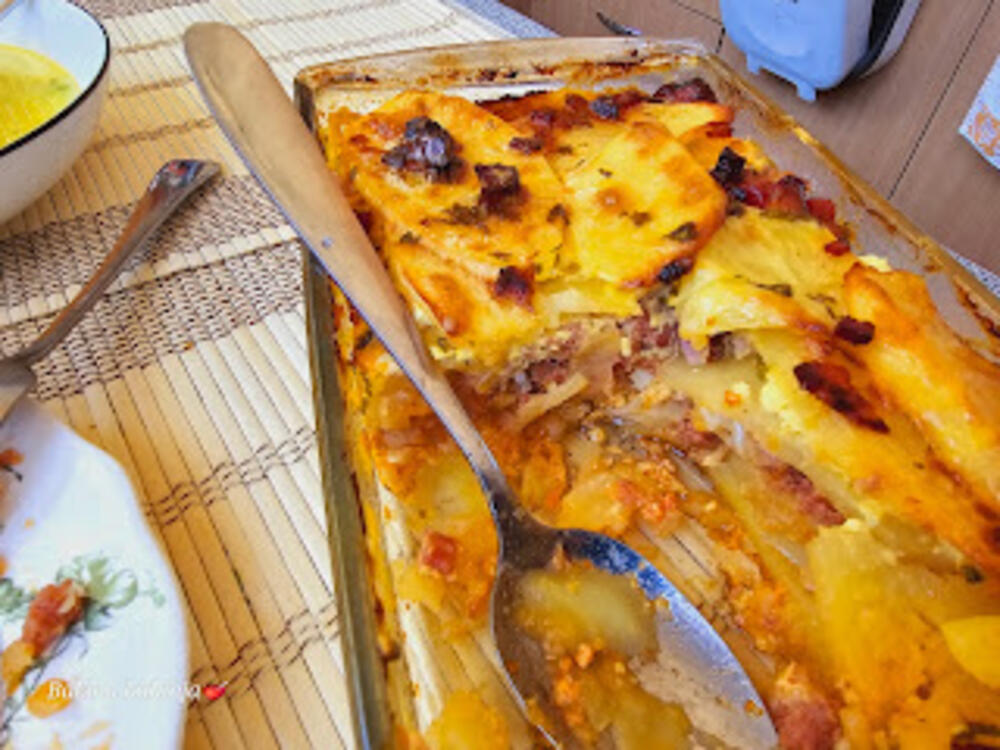 Stare domaćice otkrile caku za najsočniju musaku: Dodajte samo 1 kašiku ove namirnice, biće em sočnija, em ukusnija