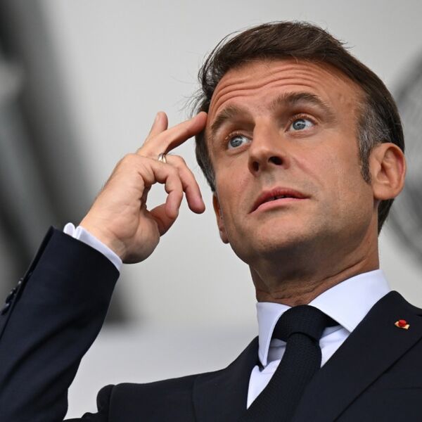 Makron na kolenima, gospodaru časovnika ISTIČE VREME! Francuska na rubu provalije, ni jedna opcija ne izgleda dobro