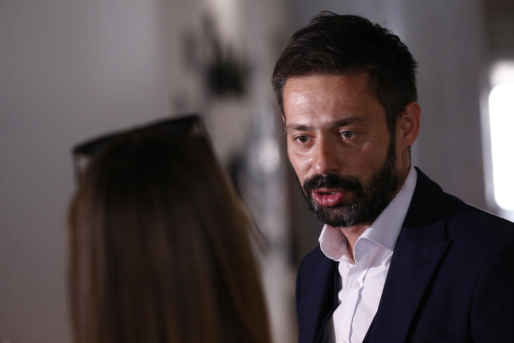 Porodila se supruga Milana Vasića: Na svet je došao dečak moćnog imena!