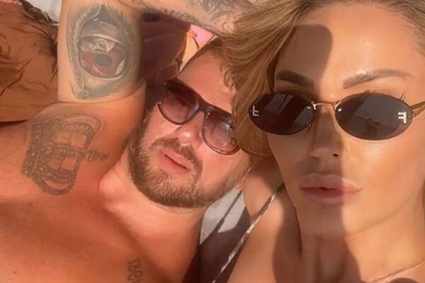 ONE SU BILE SA JANJUŠEM! Menjao ih "kao na traci" - ne zna se koja ima više operacija i silikona