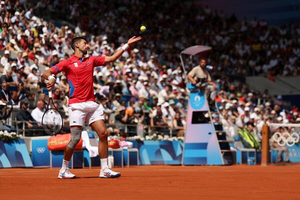 Zajedno smo jači: Pogledajte ko bodri Đokovića u finalu Olimpijskih igara