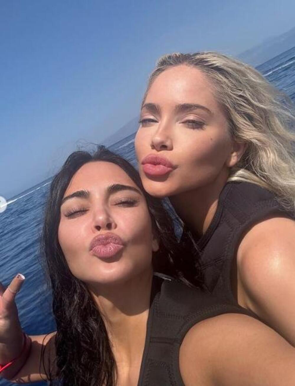 <p>Pored toga što je objavila svoje i fotografije sa prijateljicama ona je pokazala i životinje</p>