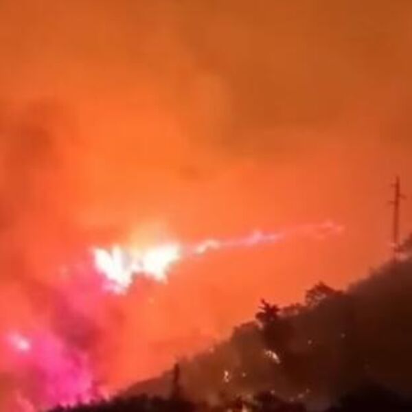 Vatra guta sve pred sobom, ugrožene srpske crkve i manastiri: Jezivi prizori iz Crne Gore kruže mrežama (VIDEO)