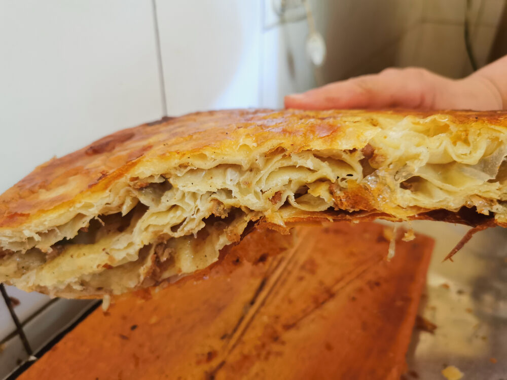 Burek, Testo
