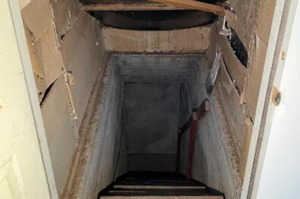 OTKRILA LAŽNI ZID U PODRUMU IZ 1962. GODINE, PA SE ŠOKIRALA ONIM ŠTO JE VIDELA IZA NJEGA! "Ovo je LUDO da se iza.."