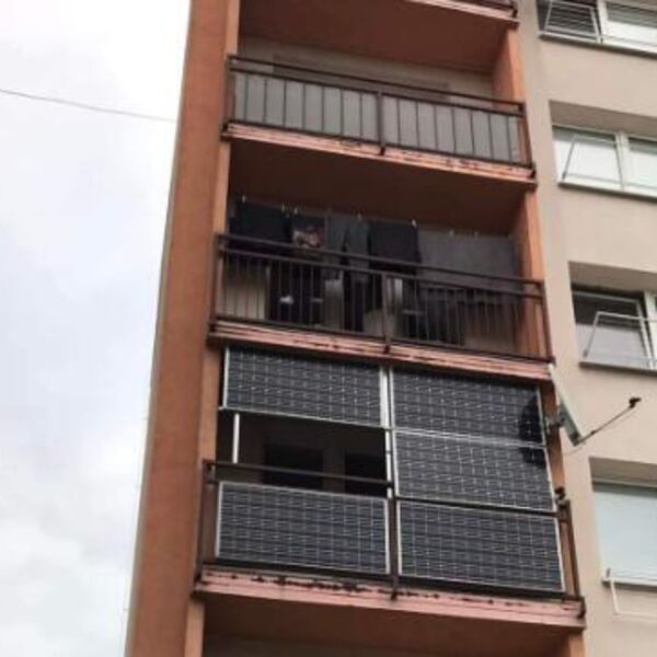 Zgrada u Češkoj postala apsolutni hit na internetu: Ono što je čovek "instalirao" na terasu nema nigde, genije ej!