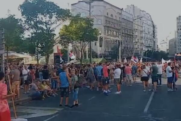GRAĐANI SE OKUPLJAJU PROTIV BLOKADA: Danas tačno na 50 mesta u Srbiji